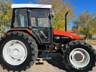Tractor New Holland L85