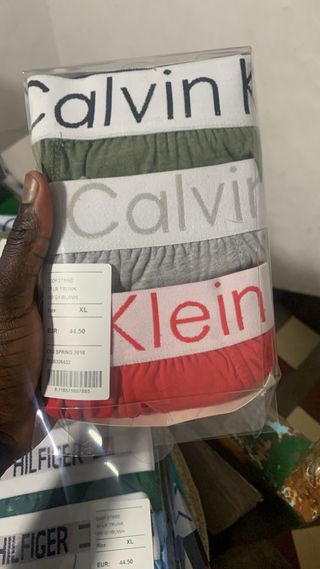 2 paquetes calzoncillos Calvin Klein (3 unida 25€