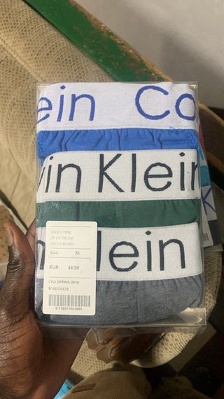 2 paquetes calzoncillos Calvin Klein (3 unida 25€