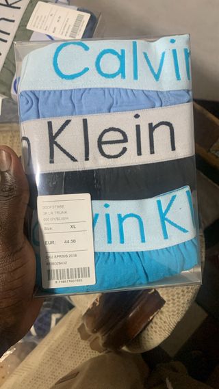 2 paquetes calzoncillos Calvin Klein (3 unida 25€