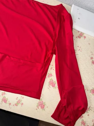 Top rojo manga larga espalda descubierta