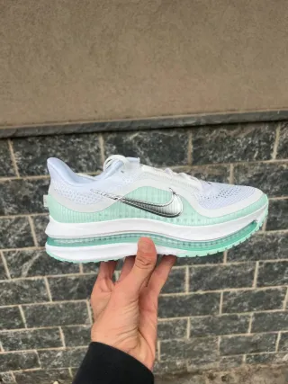 Nike Pegasus Premium