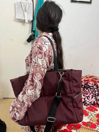 Bolso Stradivarius burdeos