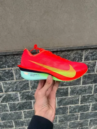 Nike ZoomX Vaporfly NEXT% 4