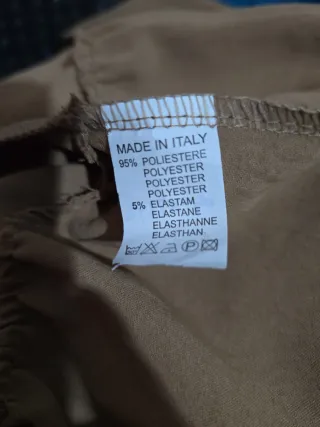 Falda larga beige con cinturón