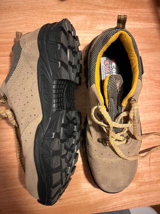 Zapatos seguridad COFRA Techno 11