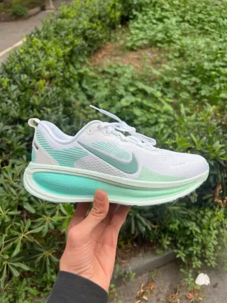 Nike Vomero 18