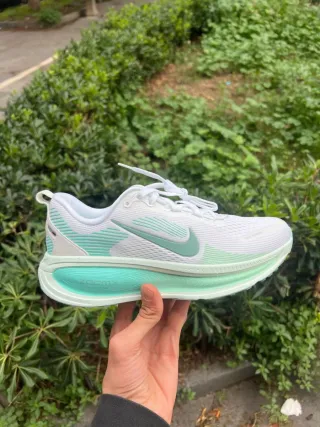Nike Vomero 18