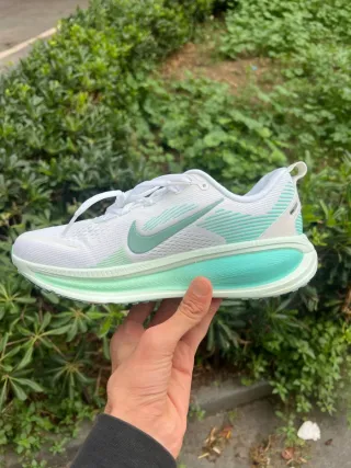 Nike Vomero 18