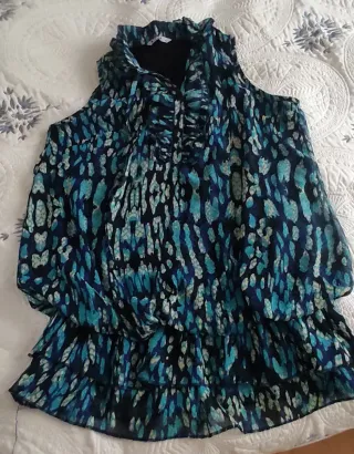 Blusa de gasa con volantes