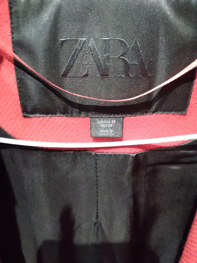 Abrigo Zara Rojo Talla XS