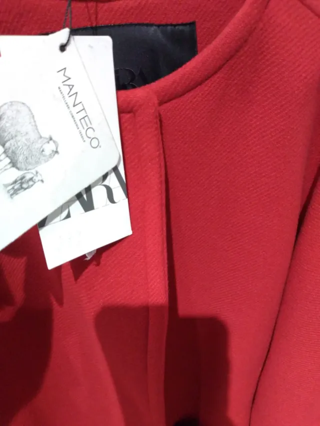 Abrigo Zara Rojo Talla XS