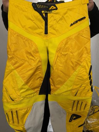 Traje Moto/Quad Amarillo y Negro marca Acerbis.