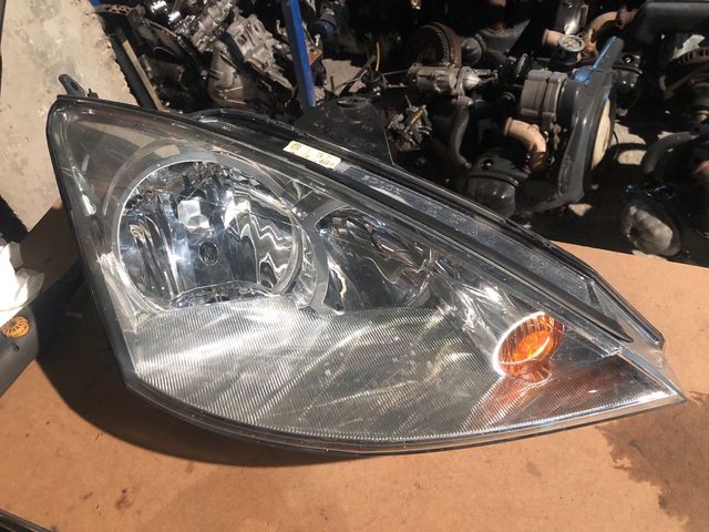 Faro derecho ford focus