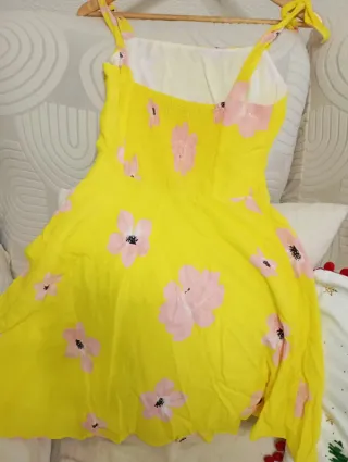 Vestido ZARA amarillo flores rosa