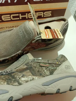 ESTRENA!Mocasín Skechers estampado talla 40 hombre