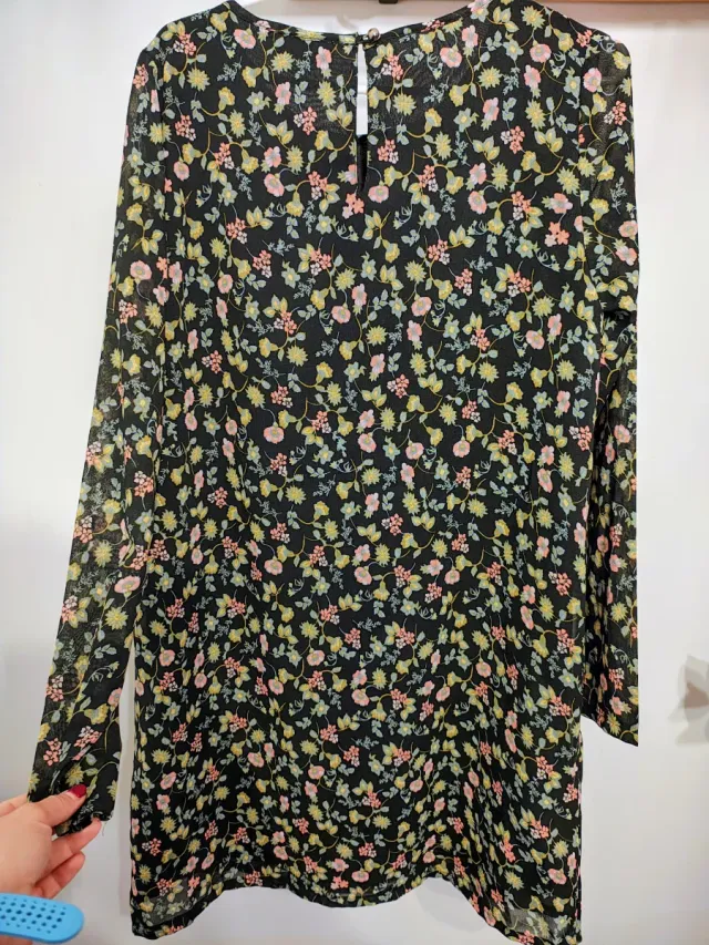 Vestido floral negro manga larga