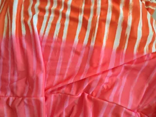 NUEVO. Vestido largo estampado de rayas