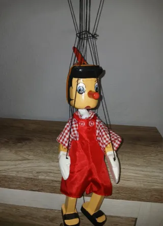 Marioneta de Pinocho de madera