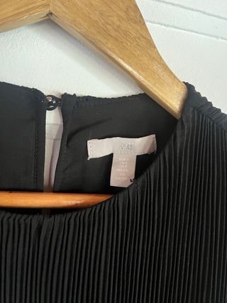 Blusa H&M Negra Plisada Sin Mangas
