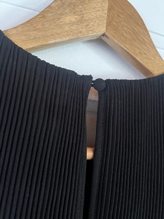 Blusa H&M Negra Plisada Sin Mangas