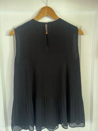 Blusa H&M Negra Plisada Sin Mangas