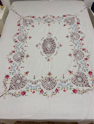 Colcha/Toalha de Mesa Bordada