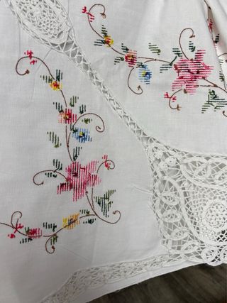 Colcha/Toalha de Mesa Bordada