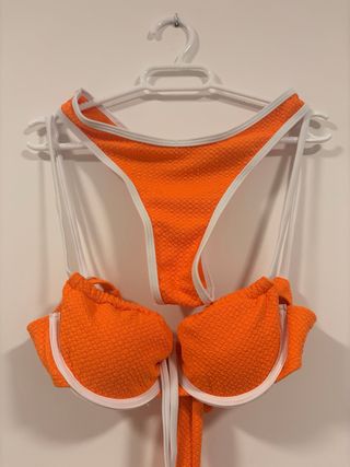 Bikini naranja texturizado