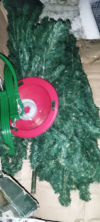 Árbol de Navidad verde y multicolor