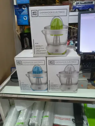 Liquidación stock Exprimidor Eléctrico Emma Azul 4