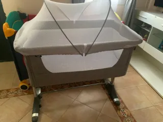Mini cuna para bebé con mosquitera