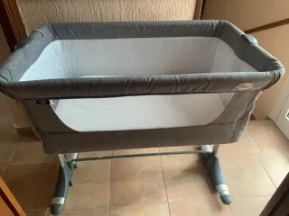Mini cuna para bebé con mosquitera
