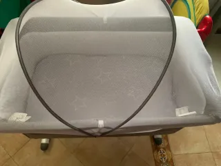Mini cuna para bebé con mosquitera