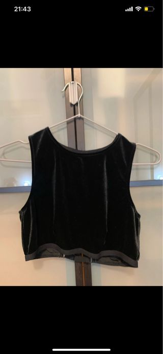 Top terciopelo negro