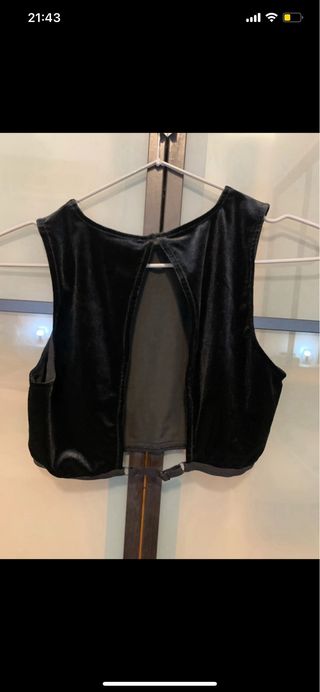 Top terciopelo negro