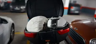 Baúl Moto Givi Maxia 47L Monokey + Parrilla