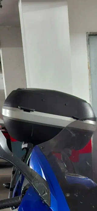 Baúl Moto Givi Maxia 47L Monokey + Parrilla