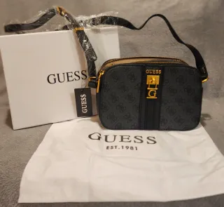 Bolso Guess Negro y Dorado