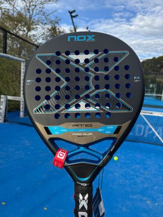 Pala NOX AT10 Pro Cup Soft 2026 – nueva