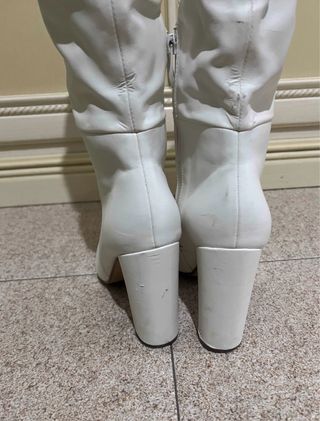 Stivali alti bianchi con tacco