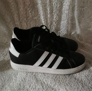 Scarpe Adidas da donna in ottime condizioni