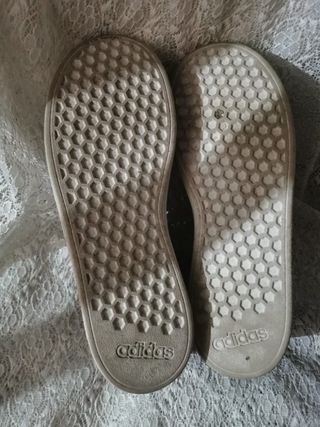 Scarpe Adidas da donna in ottime condizioni