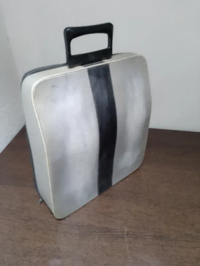 Macchina da scrivere Olivetti Lettera DL