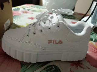 Tenis Fila Blancos y rosa Nuevos