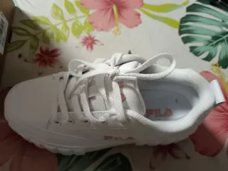 Tenis Fila Blancos y rosa Nuevos