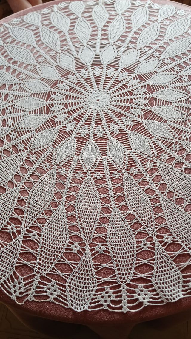 Tappeto all'uncinetto bianco in cotone