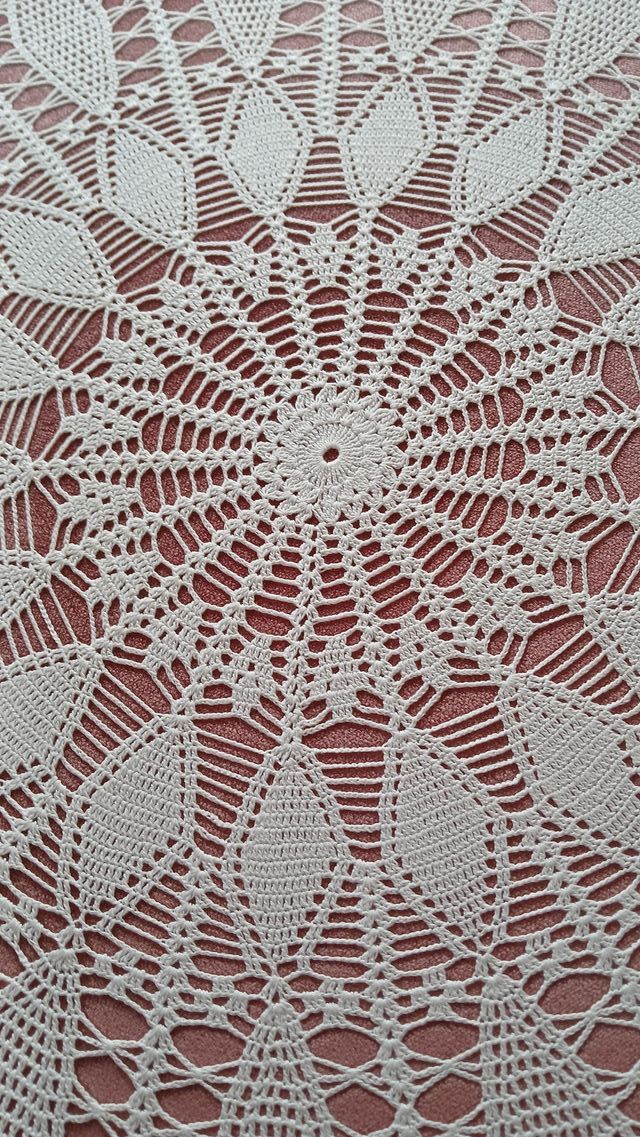 Tappeto all'uncinetto bianco in cotone