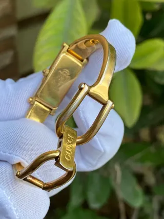 Reloj Gucci Dorado y Negro en buen