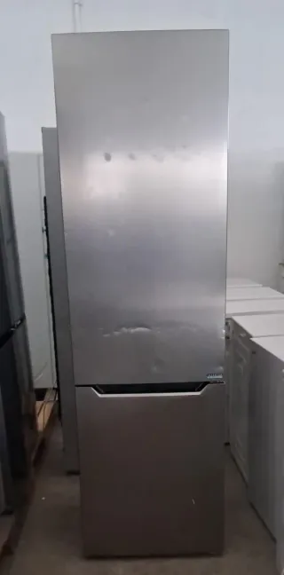 Frigorífico combi plateado